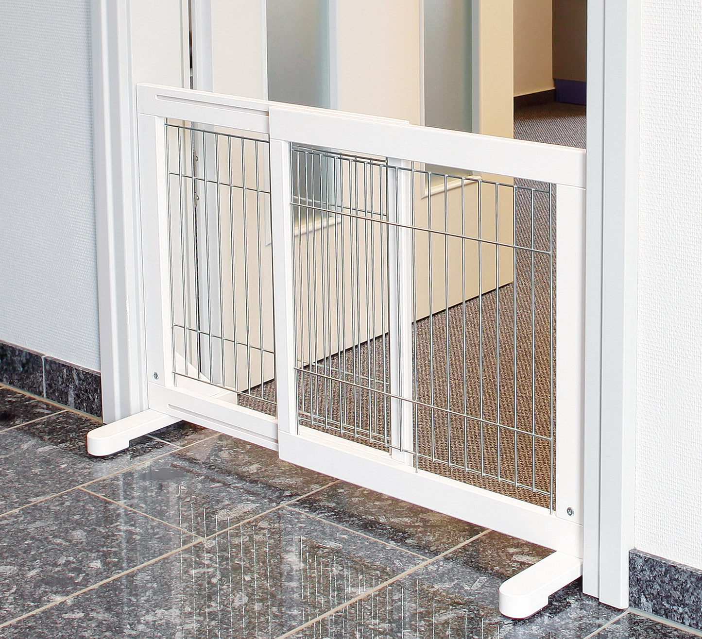 Trixie Dog Barrier Wooden | min 65cm/max 108cmx61cm | White