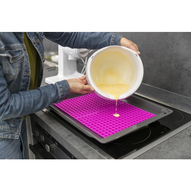 Trixie Baking Mat with Hearts Shape 38cmx28cm