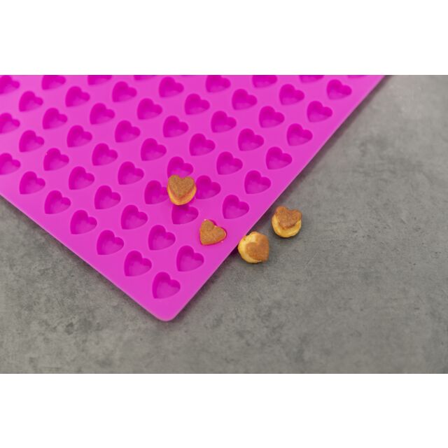 Trixie Baking Mat with Hearts Shape 38cmx28cm